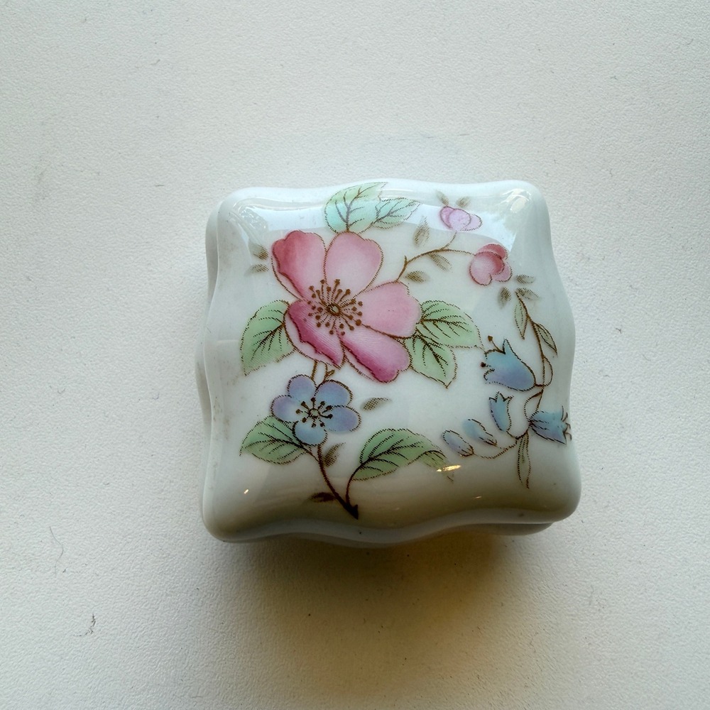 Limoges France M.T. Nicolas Floral Porcelain Trinket Box with Cross Detail